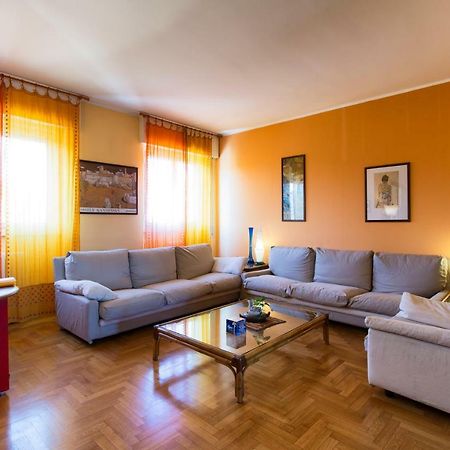 Appartamento 160 mq Milano Esterno foto